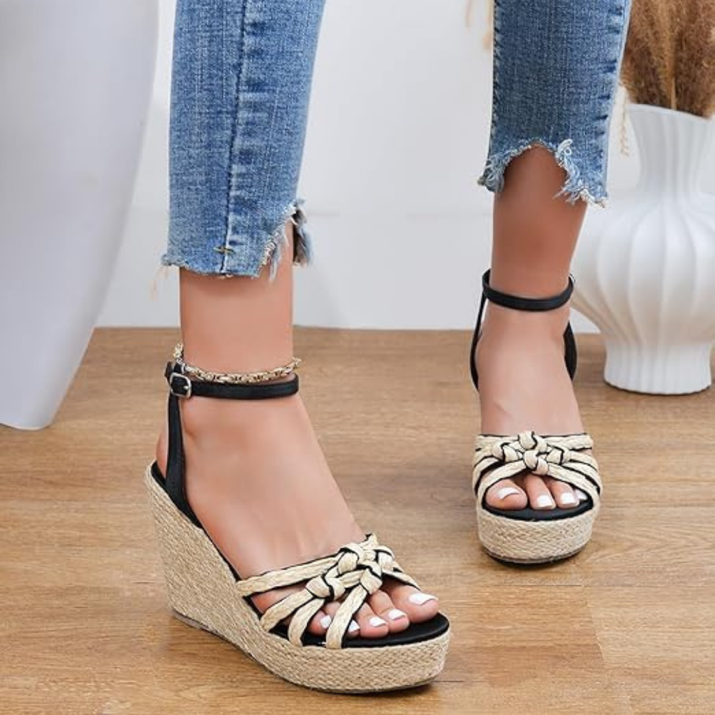 Schwarze Keilsandalen für Damen mit Seilplateau und geknotetem Riemen